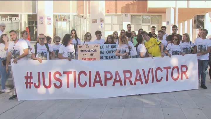 Manifestación en Rivas para pedir justicia por Víctor, víctima del kamikaze de la M-50 / TELEMADRID