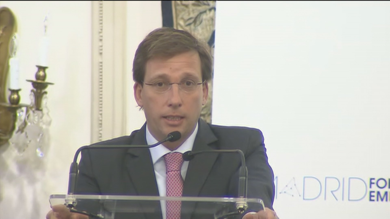 Almeida aboga por una línea de AVE que una Madrid con Lisboa