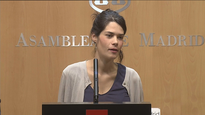 Isa Serra abre la puerta de Podemos a su hermana Clara