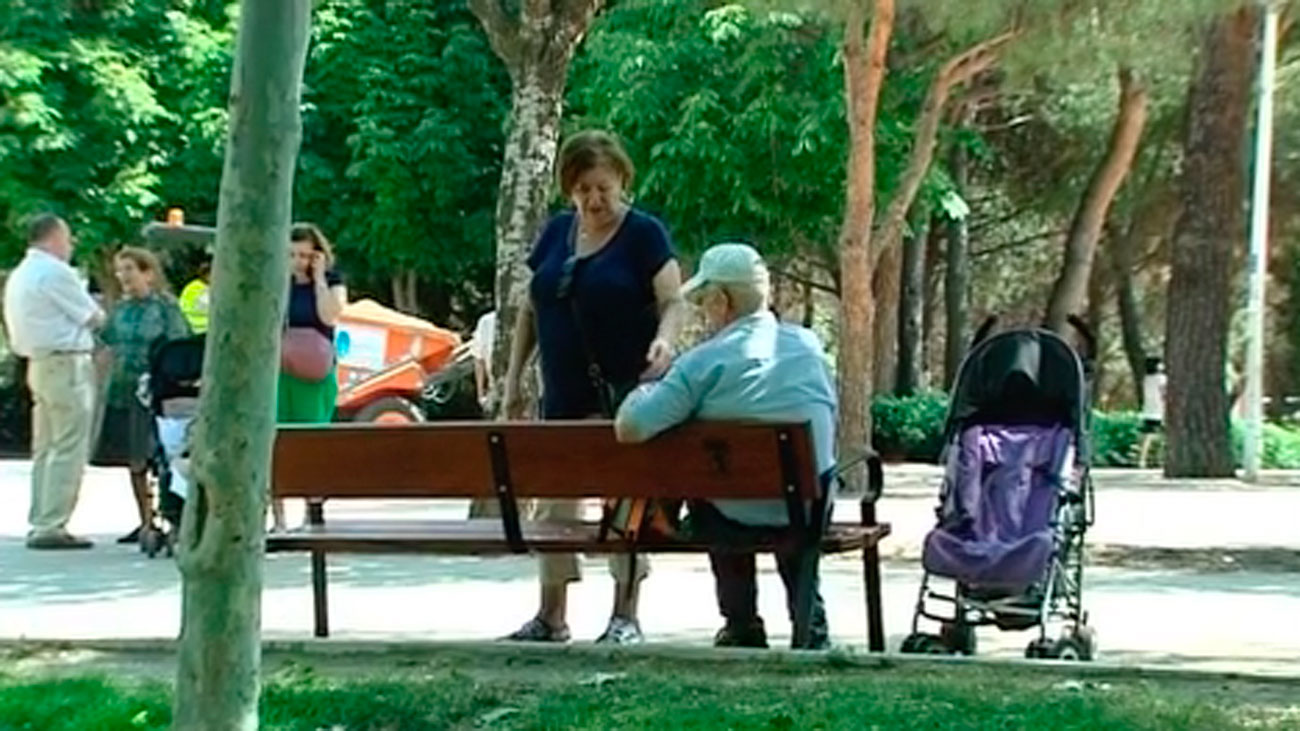 El anuncio de Sánchez de subir las pensiones en 2020 con el IPC suscita dudas en los expertos