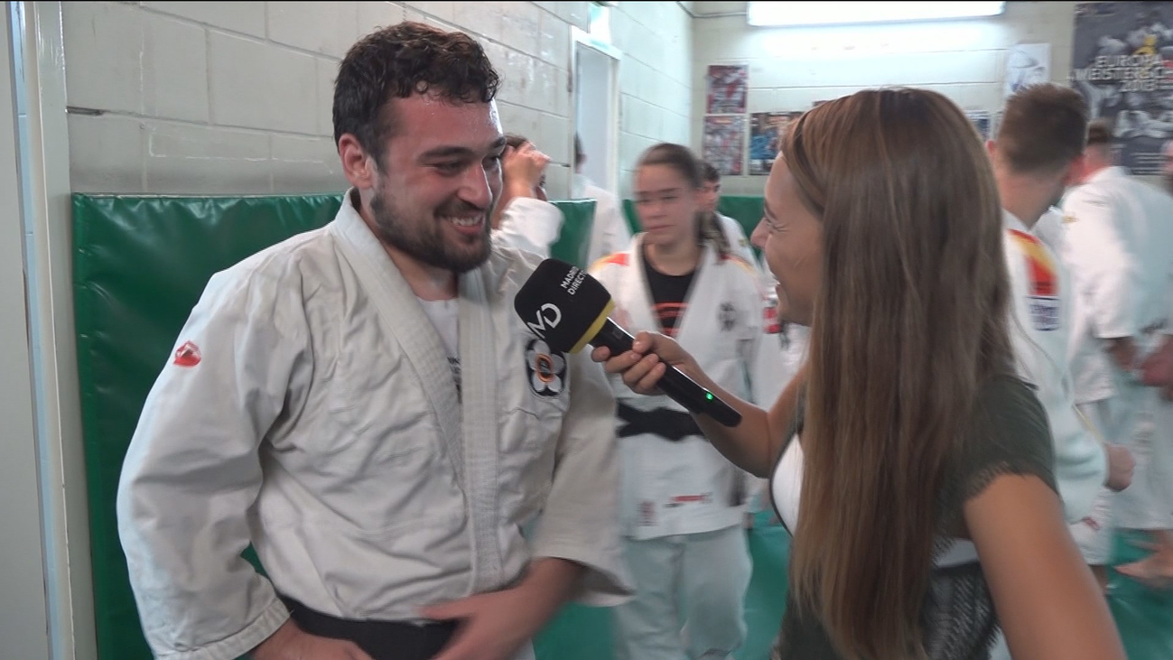 Nos colamos en una clase de campeones de Jiu-Jitsu