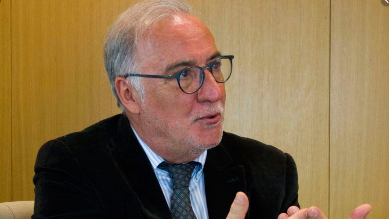 Pere Navarro reconoce la "frustración" de la DGT con los patinetes y descarta matricularlos