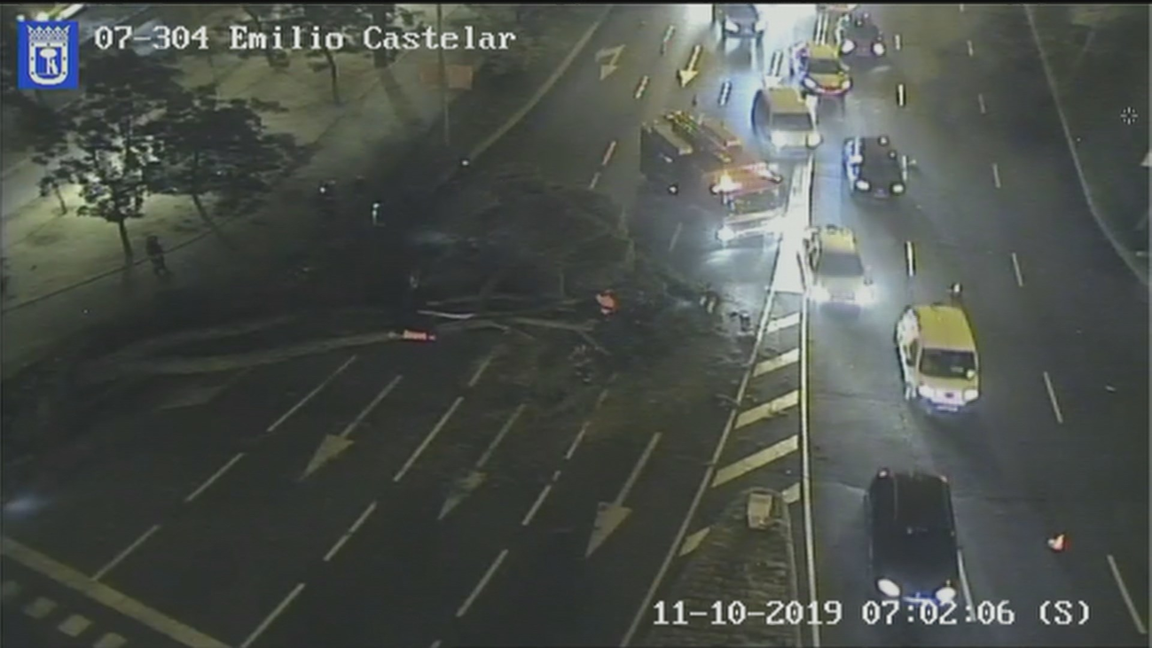 Retenciones y tráfico complicado en la plaza de Colón