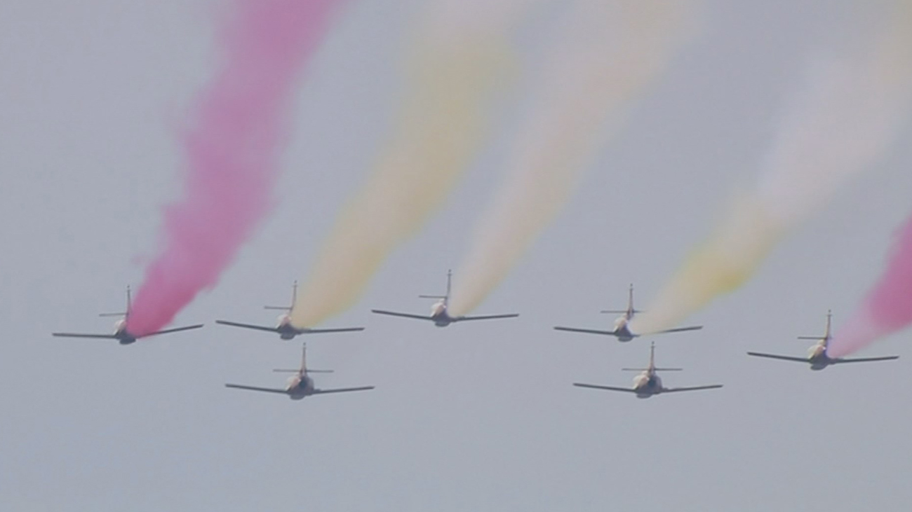La Patrulla Águila pone el broche al desfile de la Fiesta Nacional