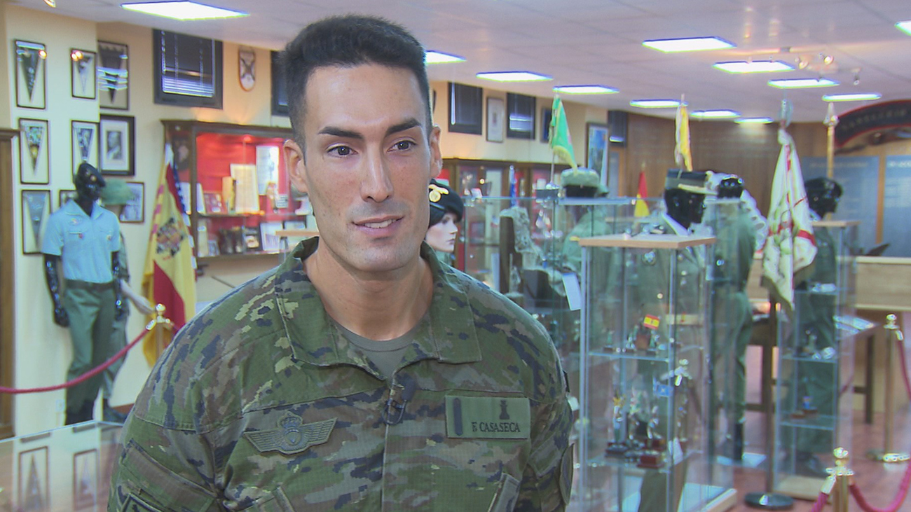 El sueño de un soldado, desfilar el Día de la Fiesta Nacional