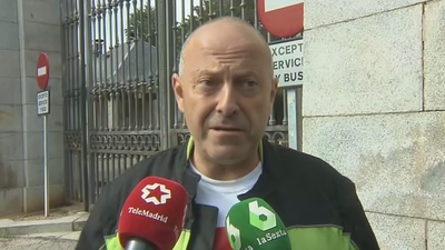 La Guardia Civil impide el acceso a un grupo de personas que quería entrar en el Valle