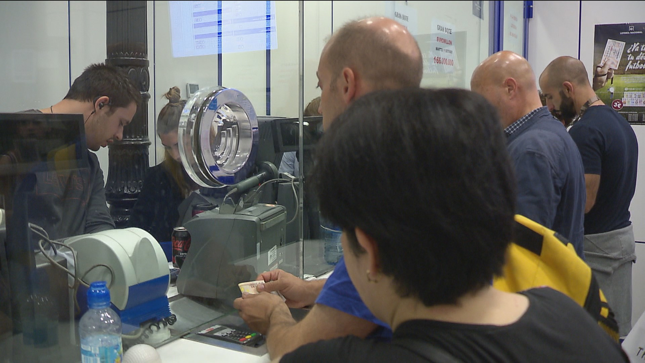 Los madrileños se gastan 1.300 millones de euros al año en lotería