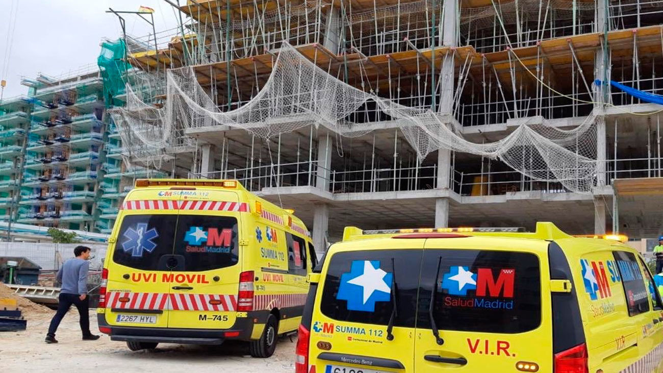 Un obrero muy grave al caer desde 9 metros en Tres cantos