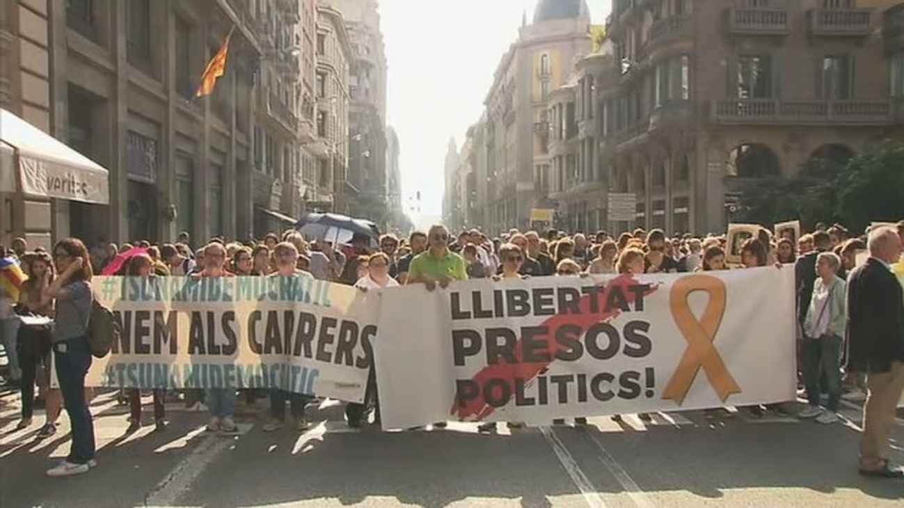 Independentistas cortan calles y carreteras en Cataluña en protesta por la sentencia del 'procés'
