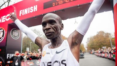 Jesús España: "El tiempo de Kipchoge es histórico para el deporte"