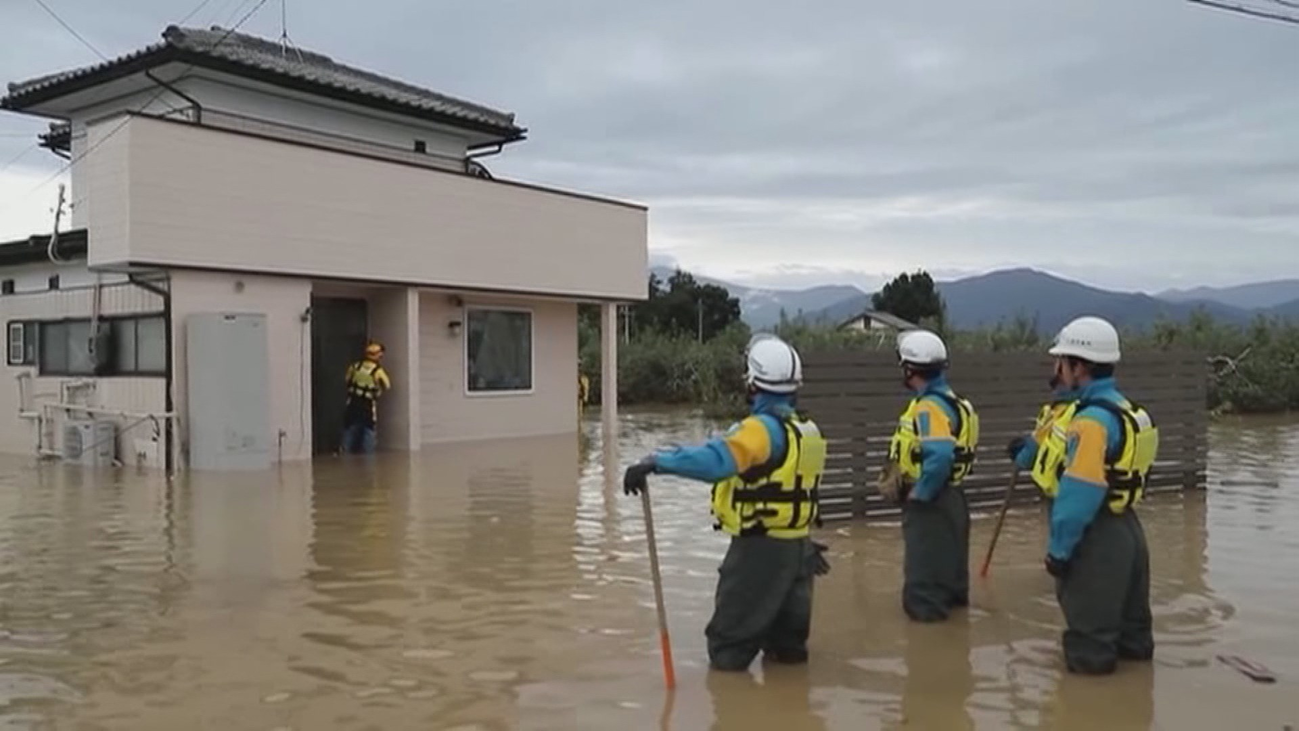 Japón busca supervivientes tras el paso del tifón que dejó  56 muertos