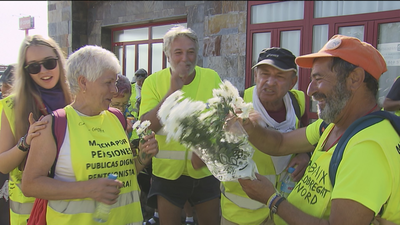 Pinto recibe a los pensionistas del sur tras recorrer a pie 700 kilómetros