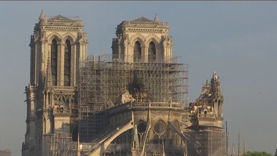 Notre Dame, atrapada por el plomo y la burocracia