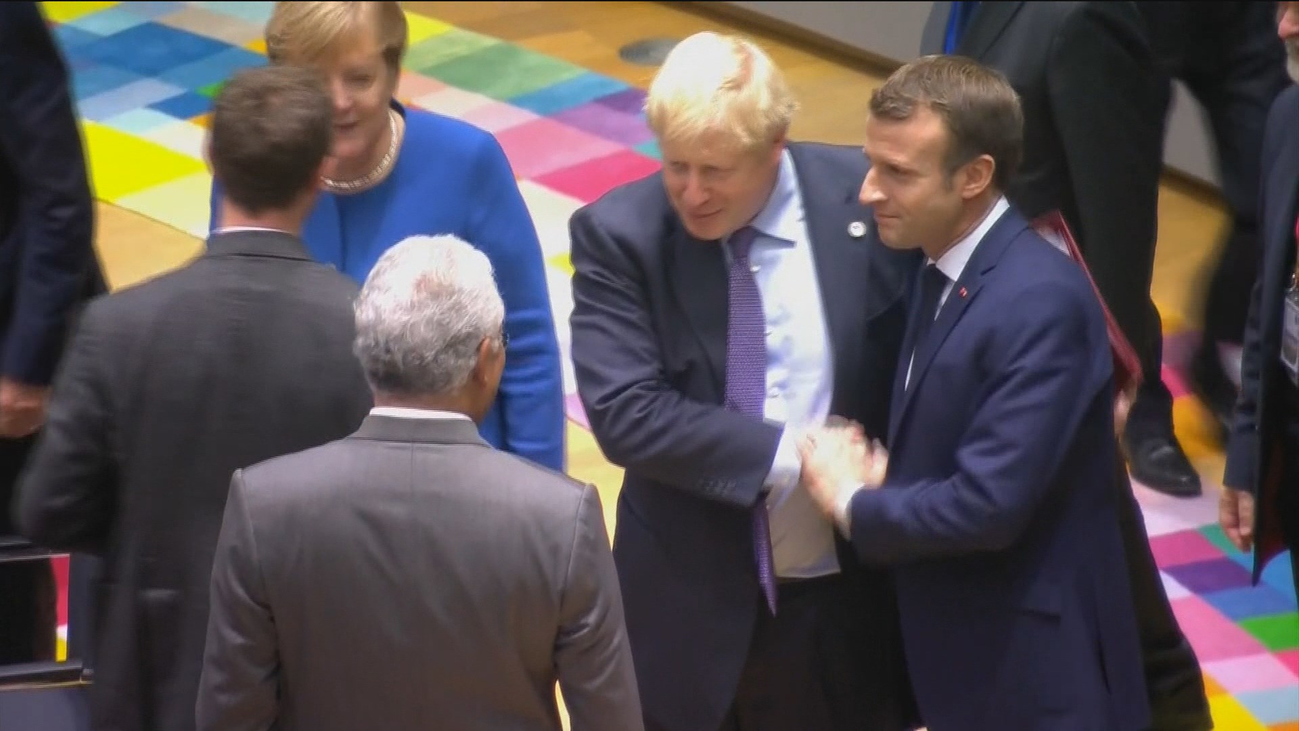 Los líderes de la UE respaldan el acuerdo "brexit" sin extensión