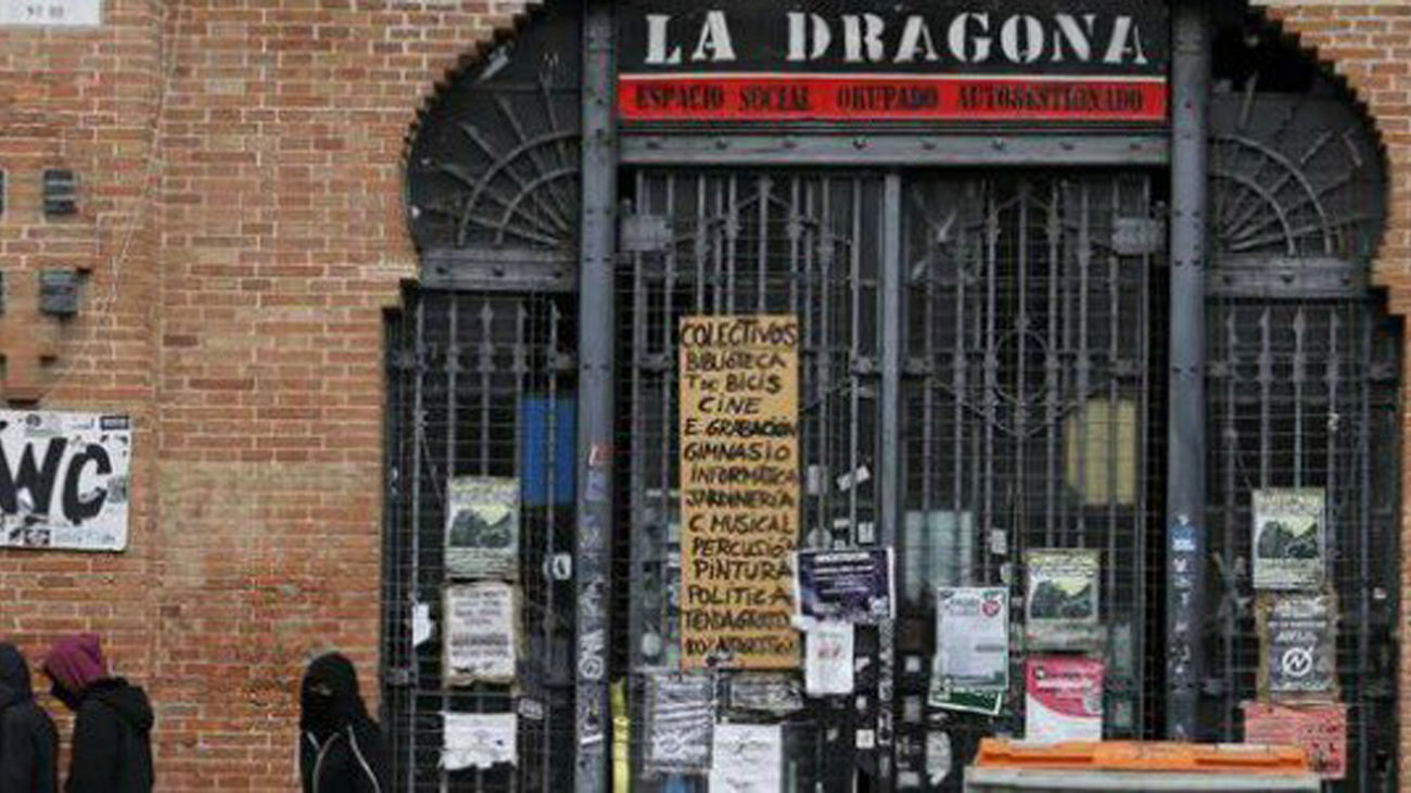 La Policía Municipal desaloja sin incidentes La Dragona