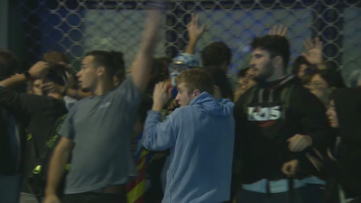 La policía detiene a un amplio grupo de manifestantes en Barcelona