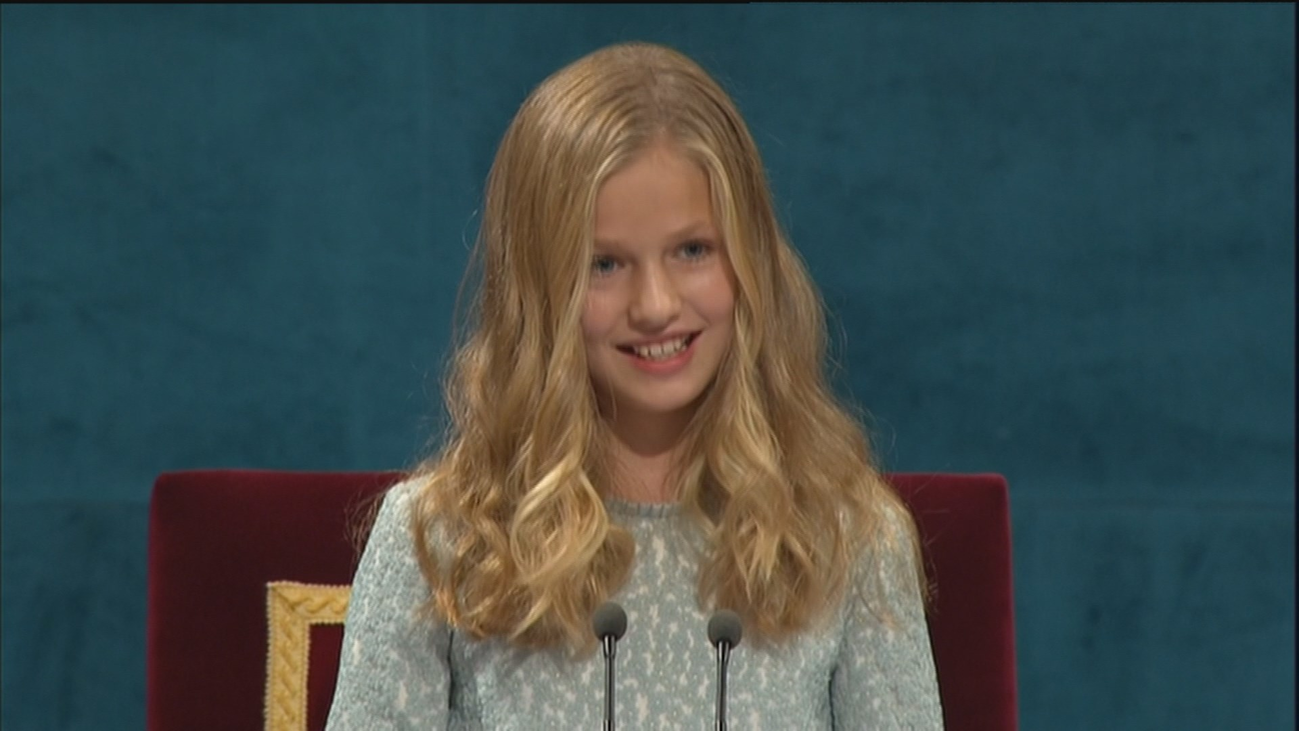 La princesa Leonor se compromete a "servir a España" con "entrega y esfuerzo"