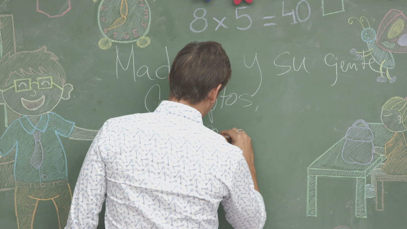 Carlos Baute explica a los niños la situación política de Venezuela