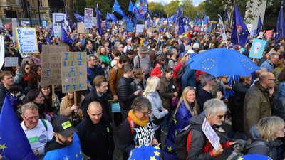 El Gobierno británico retira la votación del acuerdo del "brexit"