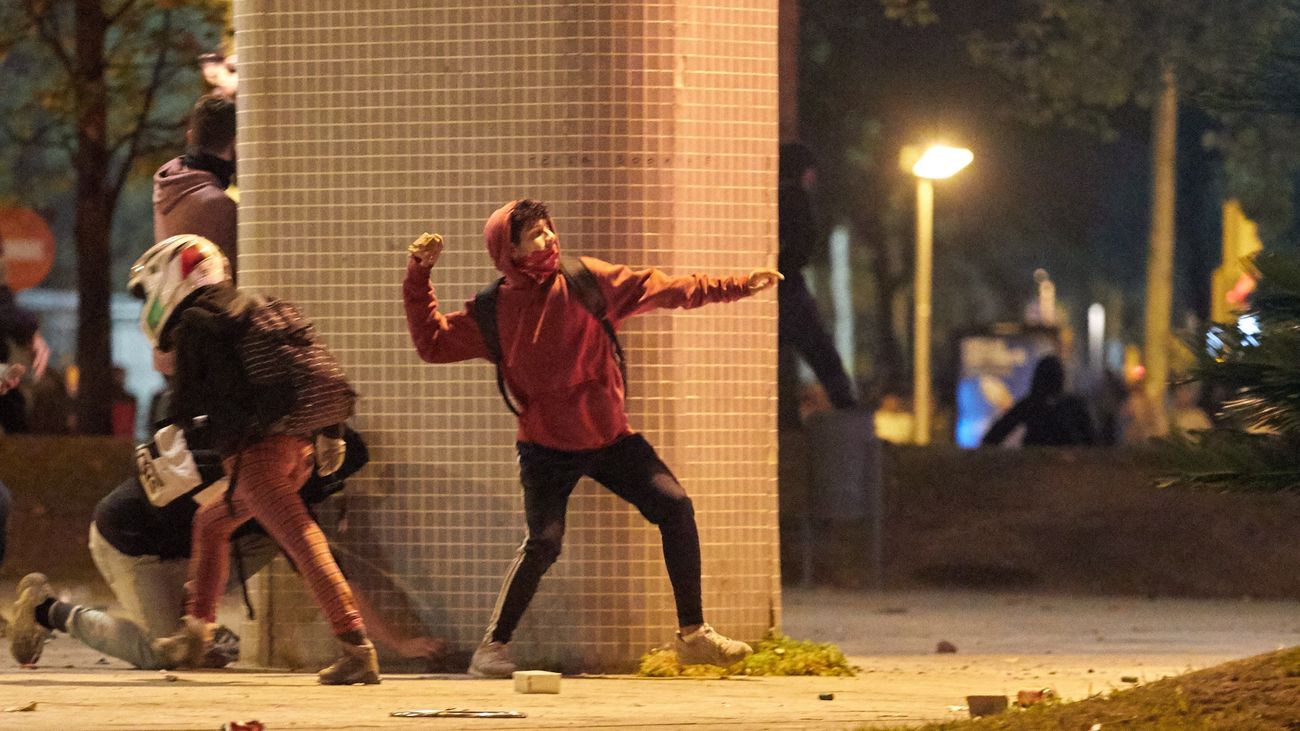 Al menos 31 detenidos y 182 heridos en los incidentes en Cataluña