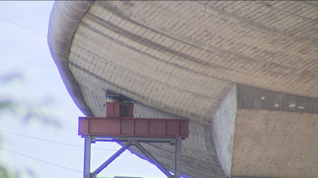 Comienza el desmontaje del puente que enlaza la M-40 y la M-607