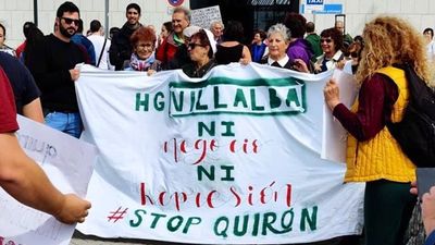 Empleados del Hospital de Villalba protestan contra el despido de dos compañeros