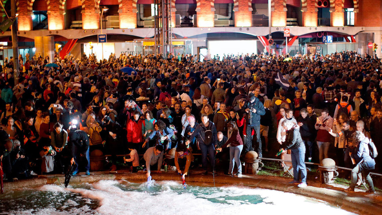 Pompas de jabón para pedir la independencia