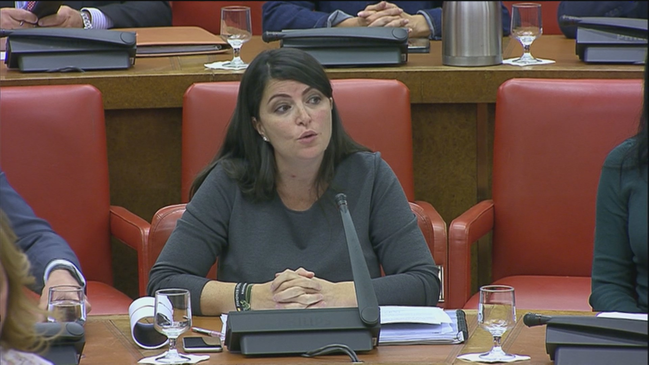 Meritxell Batet expulsa a la secretaria general de Vox en el Congreso tras llamarla tres veces al orden