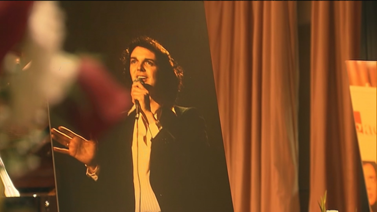 Las cenizas de Camilo Sesto reposan ya en su localidad natal