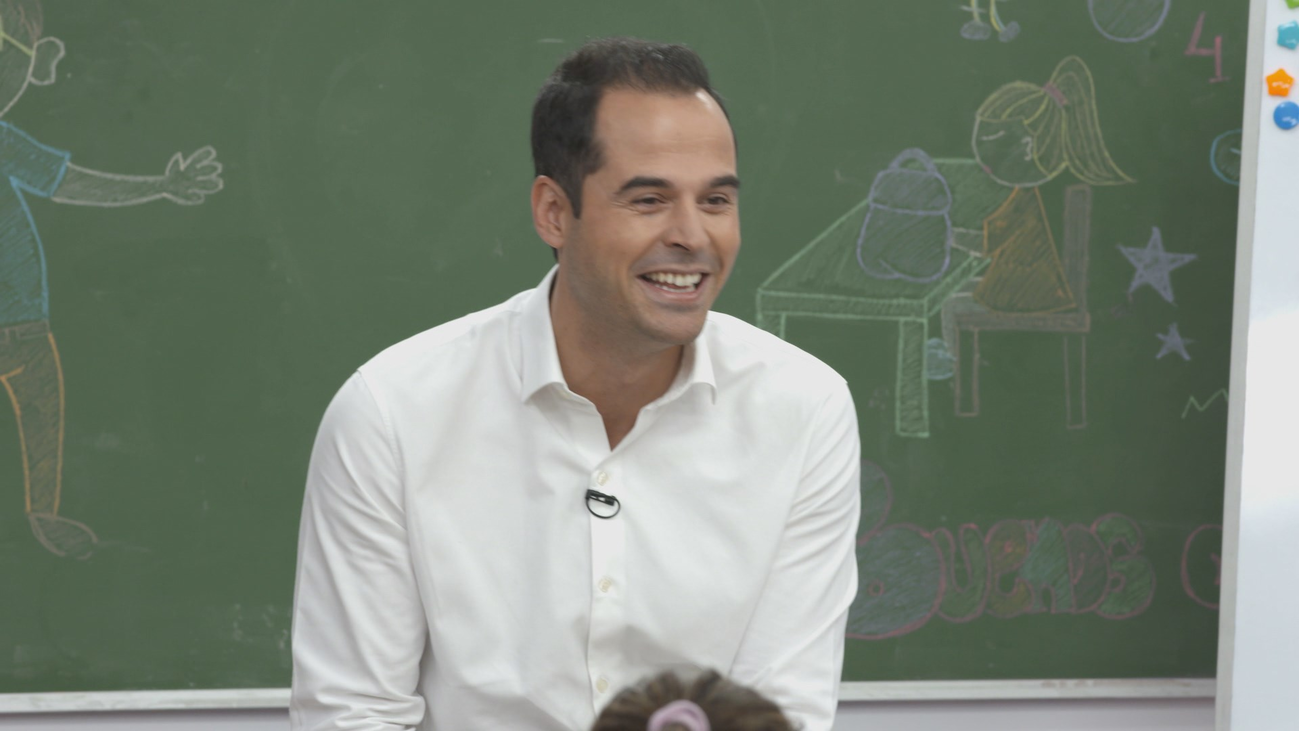 El vicepresidente Ignacio Aguado vuelve al cole