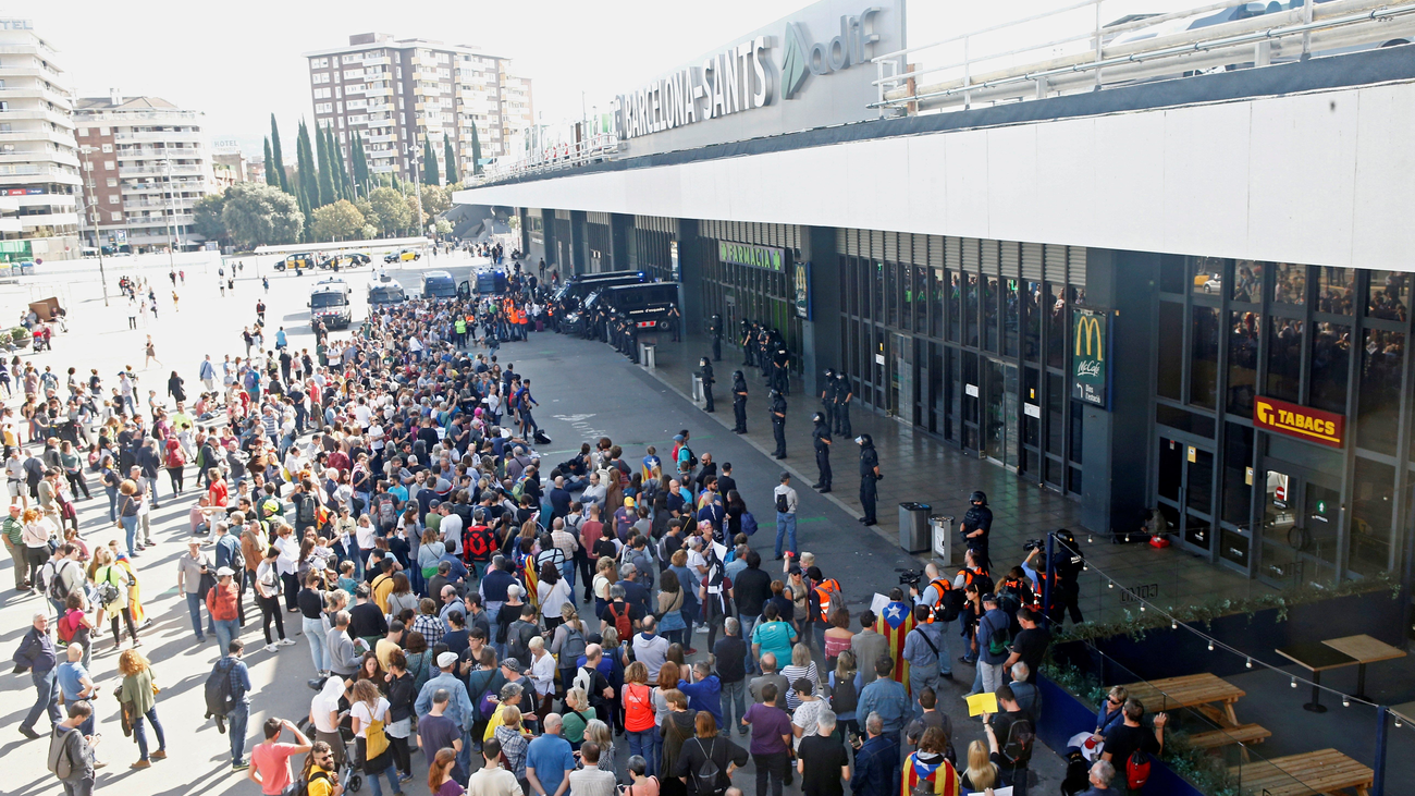Los CDR cortan carreteras e interrumpen el tráfico ferroviario
