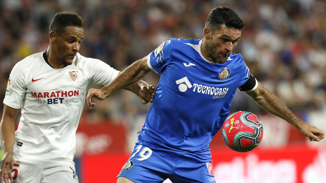 Jorge Molina ante el Sevilla