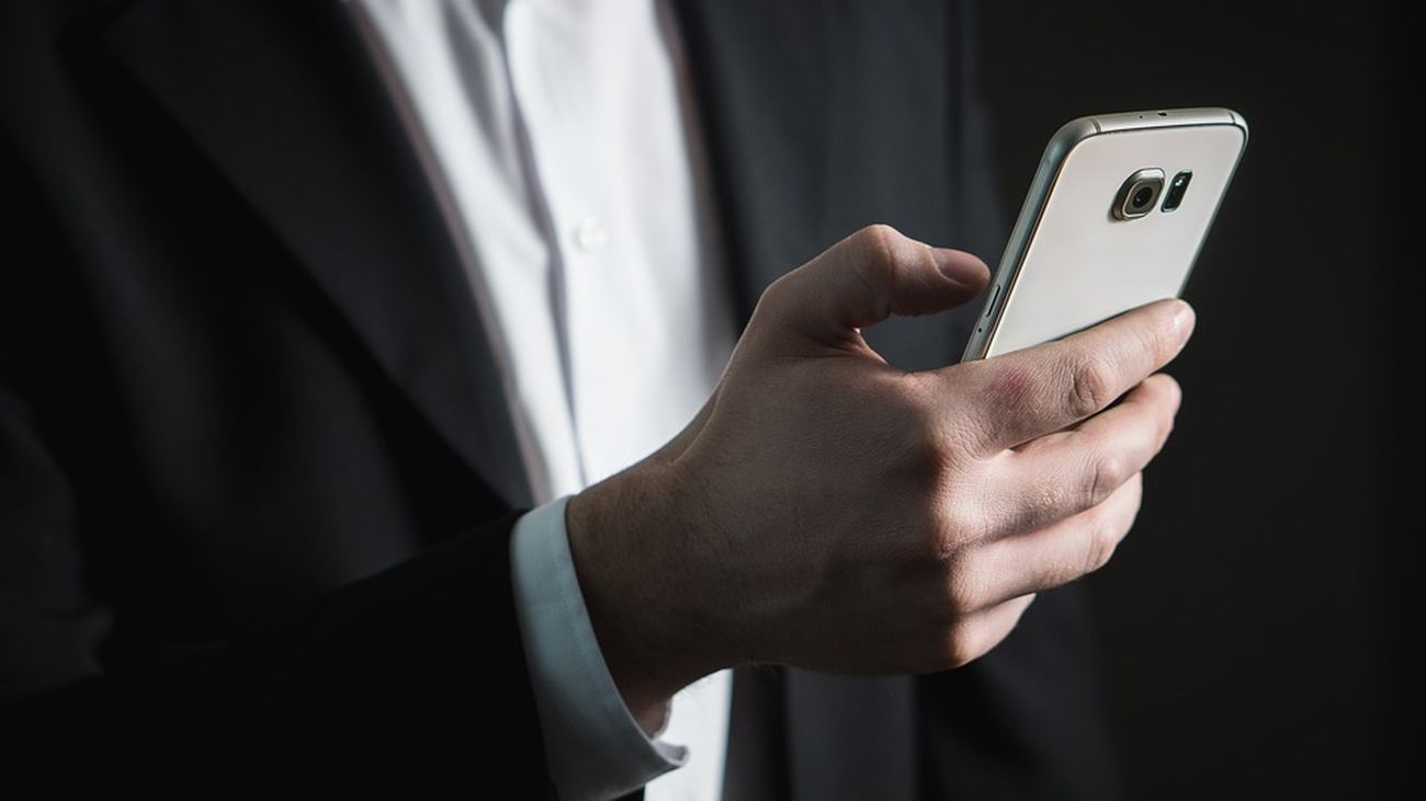 ¿Cómo debes utilizar el Whatsapp en los grupos de trabajo?