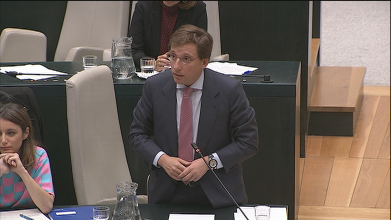 Cruce de reproches entre Almeida y Pepu Hernández por los refugiados en Madrid