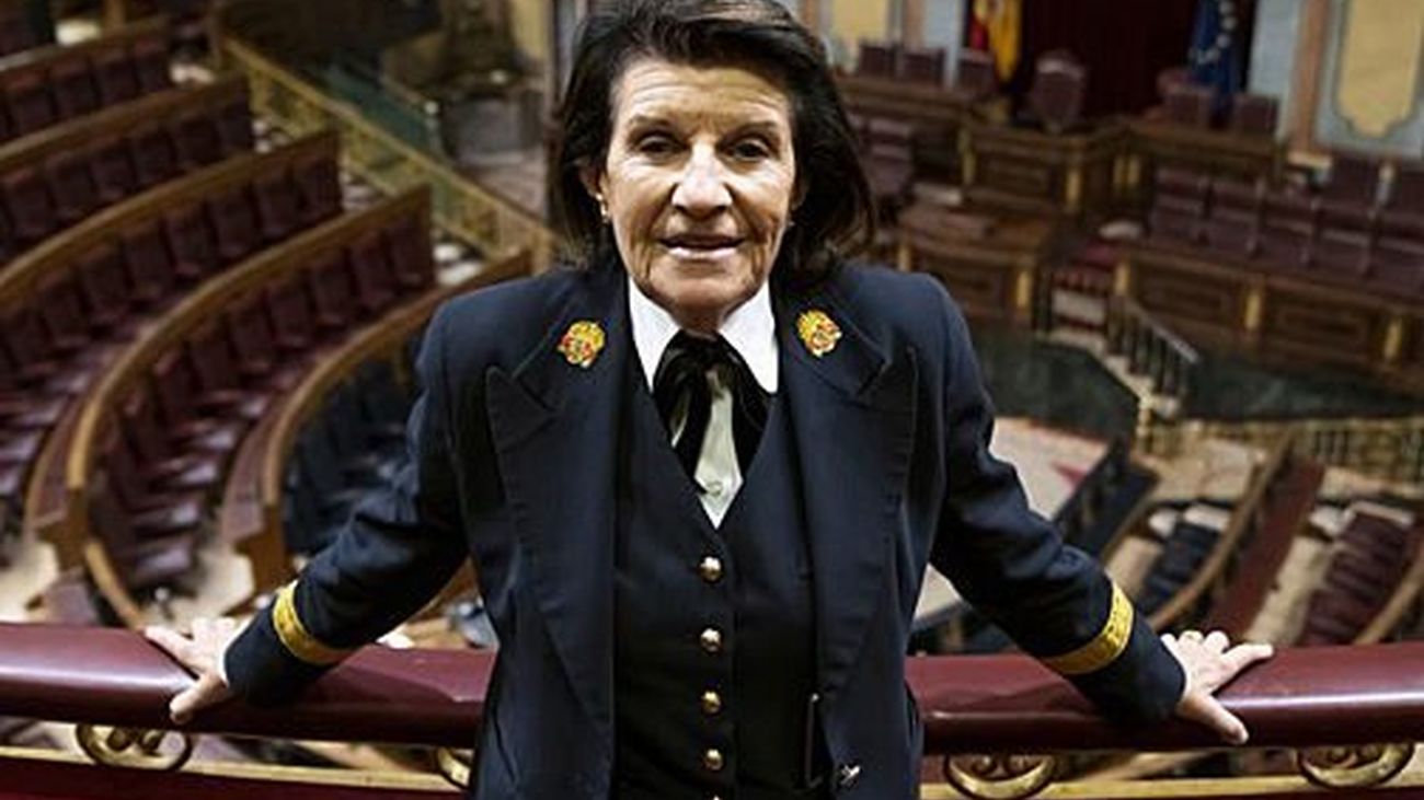 Hablamos con la ujier más veterana del Congreso, se jubila hoy