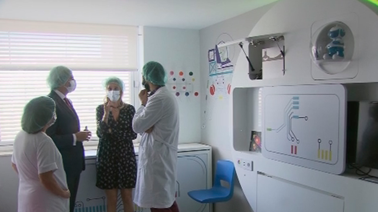 Juegaterapia instala 'estaciones lunares' en habitaciones para niños con cáncer del Hospital La Paz
