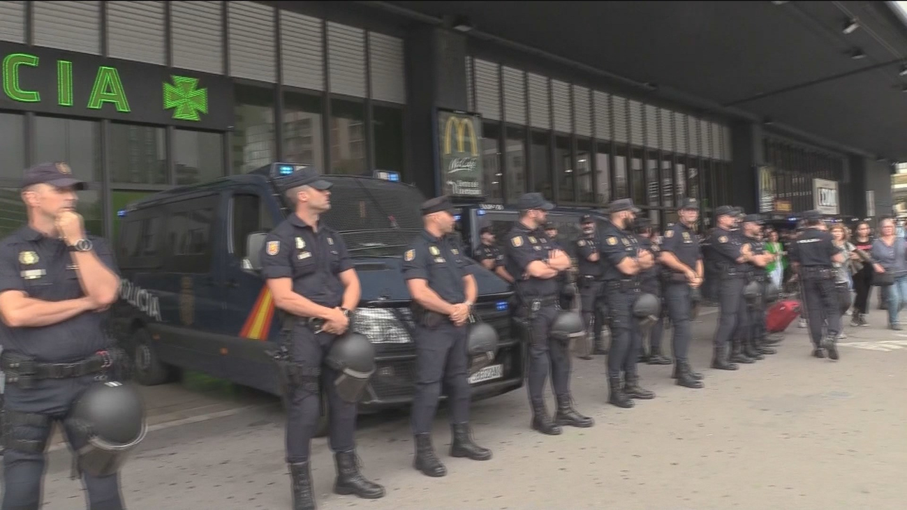 Interior extrema las medidas de seguridad con la visita de la familia real a Barcelona
