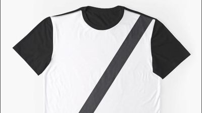 Aviso por las camisetas que simulan llevar puesto el cinturón de seguridad