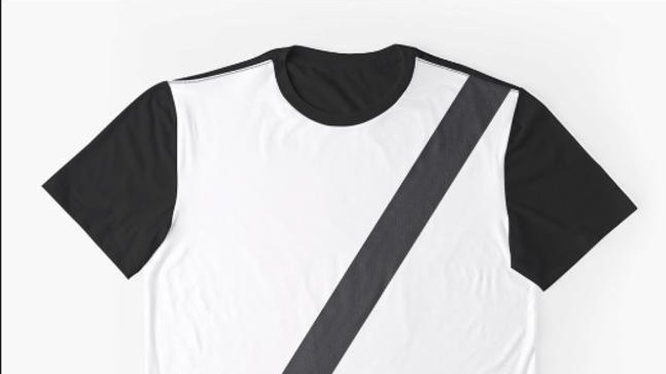 Aviso por las camisetas que simulan llevar puesto el cinturón de seguridad