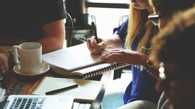 ¿Crees que es mejor no mezclar amor y trabajo como dice un popular refrán?