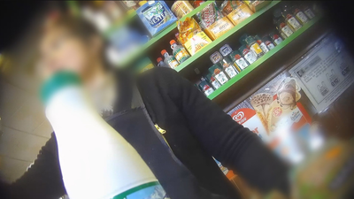 Pillados vendiendo comida caducada en un supermercado de Barrio del Pilar