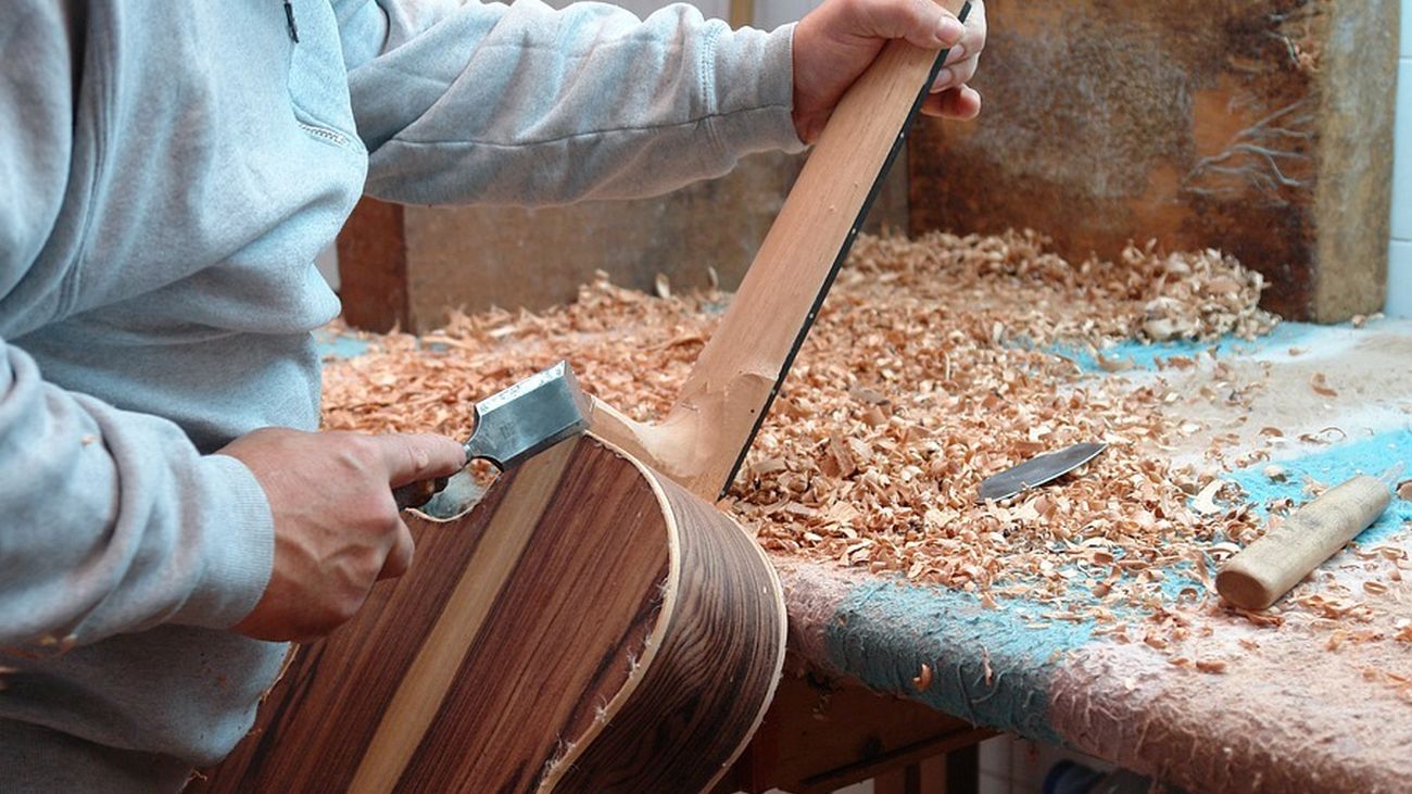 El Cazatalentos: un luthier moderno