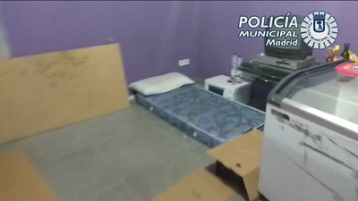 Así esclavizaban a sus empleados en una frutería de Usera