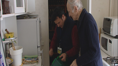 Madrid inyecta 4 millones en teleasistencia para reducir la lista de espera