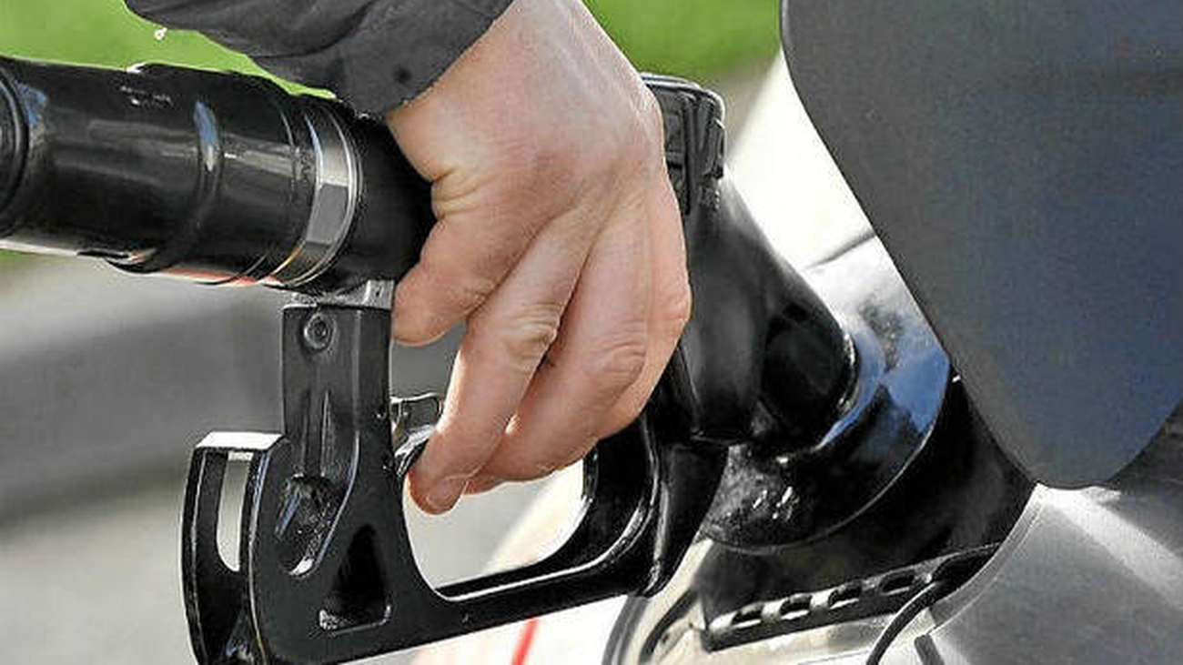 El precio del litro de gasolina y del gasóleo corta la racha de caídas