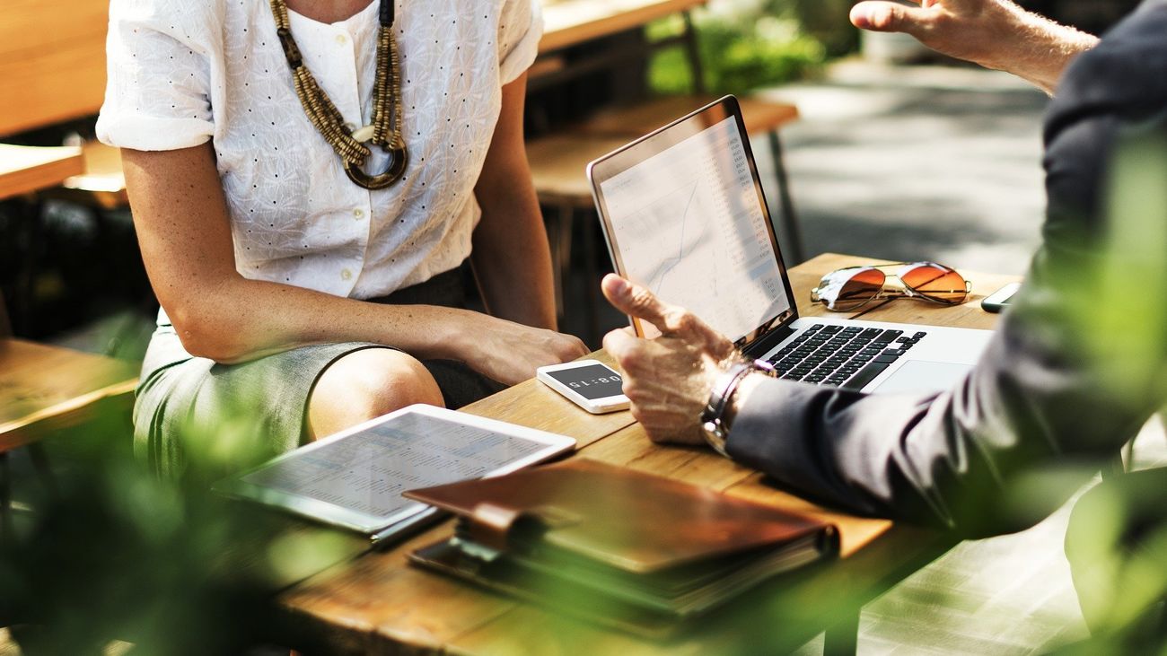 Orientación laboral: la diferencia entre enchufe y contacto