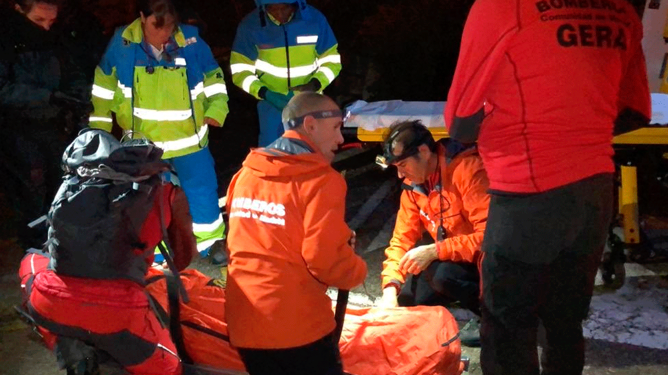 Bomberos rescatan a un esquiador herido leve en el puerto de Navacerrada