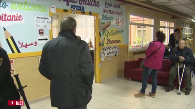 España comienza a votar en las elecciones del desbloqueo