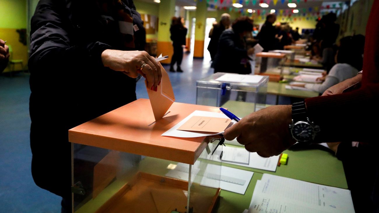 La participación a las 18.00 horas en este 10-N es del 56,8%, 3,9 puntos menos que el 28-A