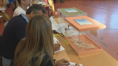 Los madrileños prefieren votar al mediodía, junto al aperitivo